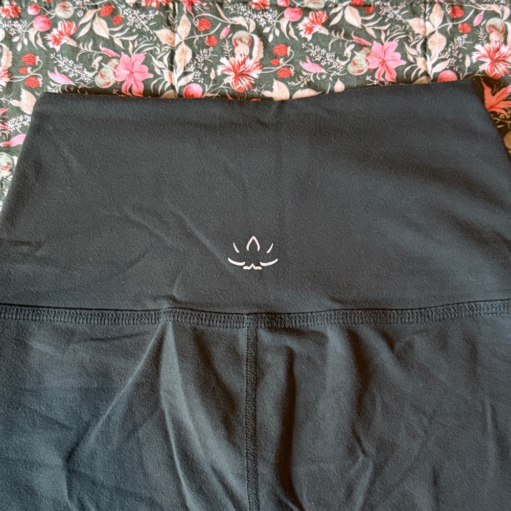 Forest Green High-Waisted Beyond Yoga Leggings